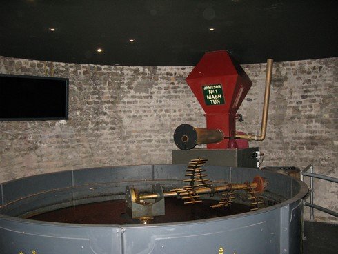 Old jameson distillery mash tun_tn