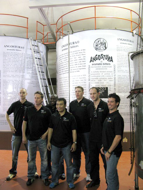 Bartender group Angostura5_tn