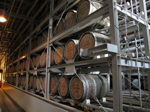Hakushu Distillery warehouse_tn