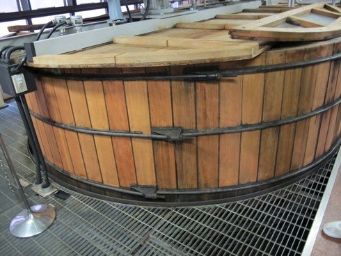 Yamazaki Distillery Kyoto washback_tn