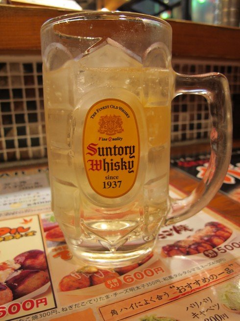 Highball of suntory at gindaka highball bar shinjuko tokyo_tn