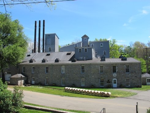Woodford Reserve Distillery building_tn