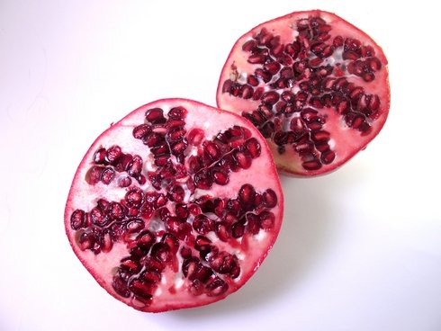 Cut pomegrates1_tn