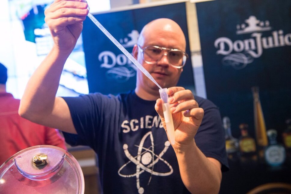 Science of Cocktails 2016 Photo by Gayle Laird  copyright Exploratorium