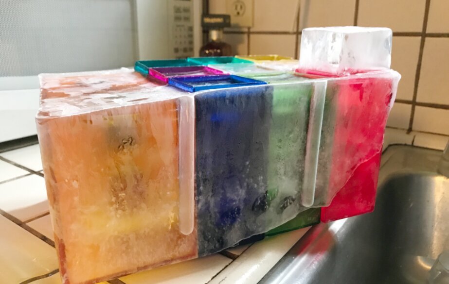 Disaronno minis in ice (9)