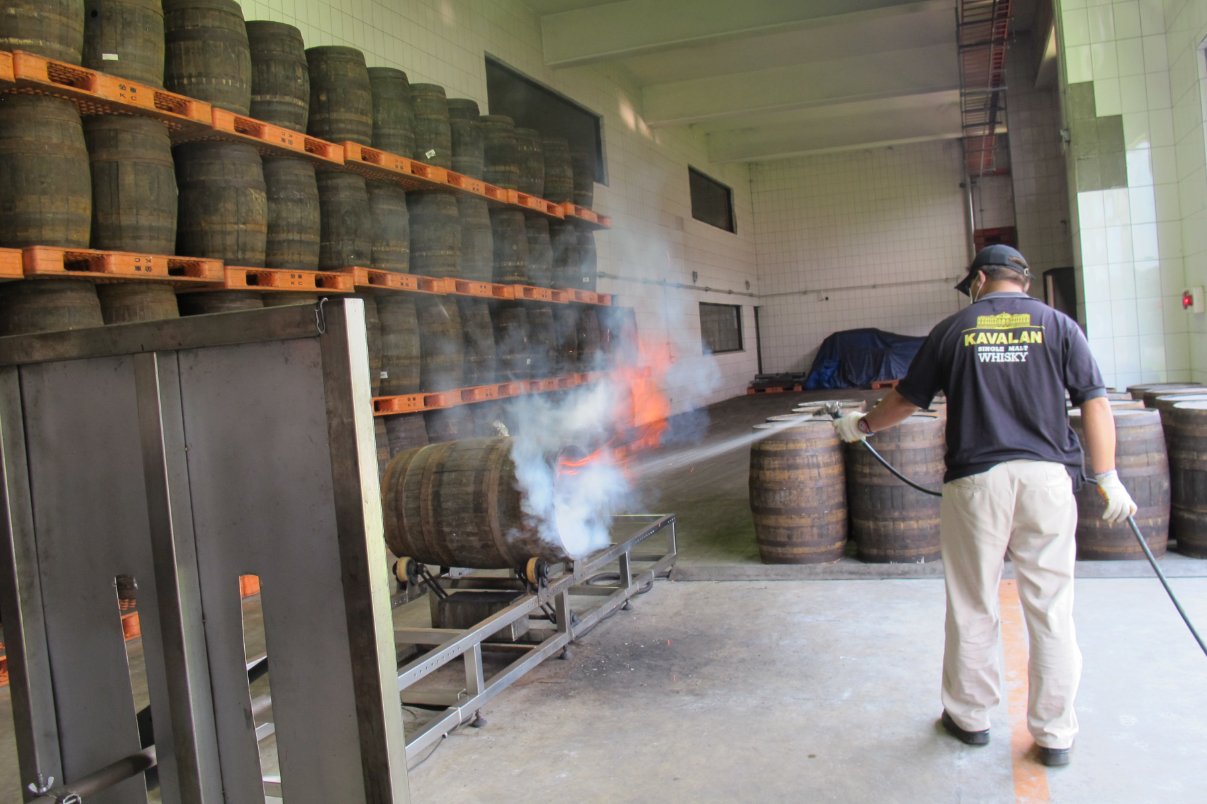 Kavalan Whisky Taiwan rechar cooperage
