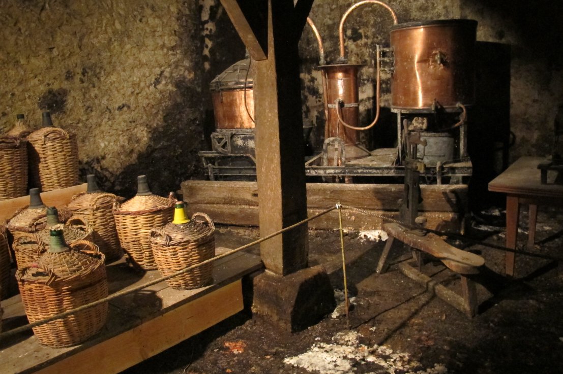 Display still Armagnac Gelas