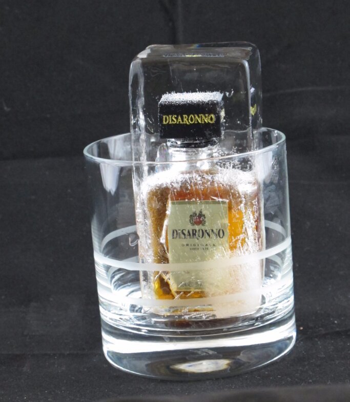 Disaronno minis in ice (8)